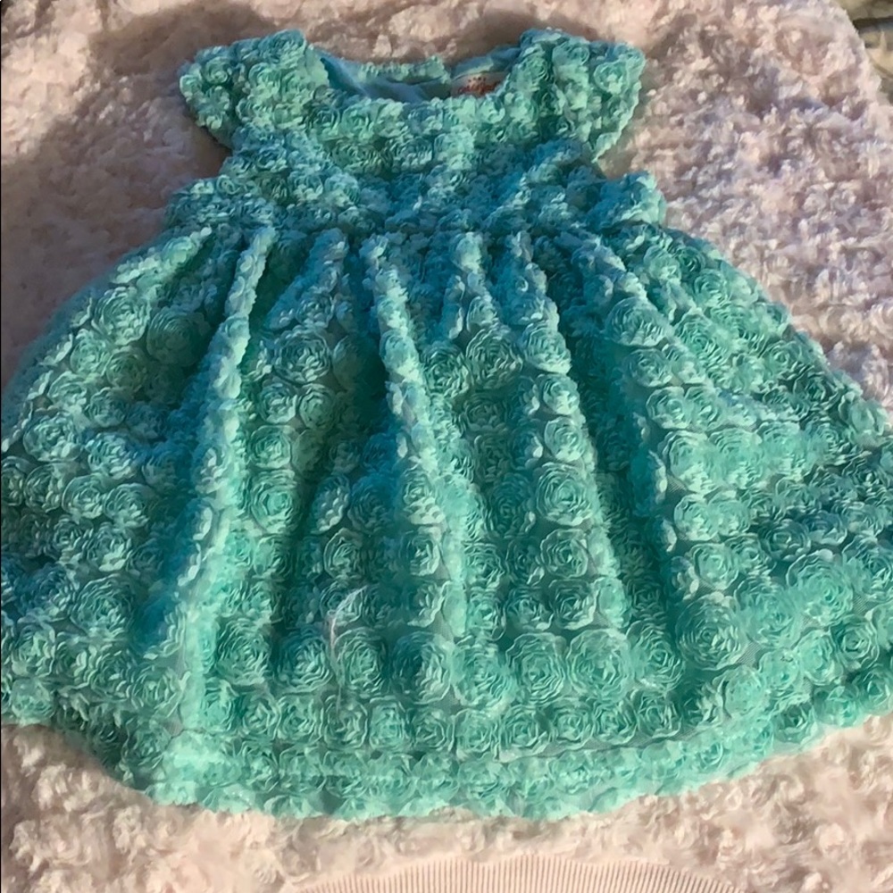 Beautiful Lt green dress perfect for Easter.